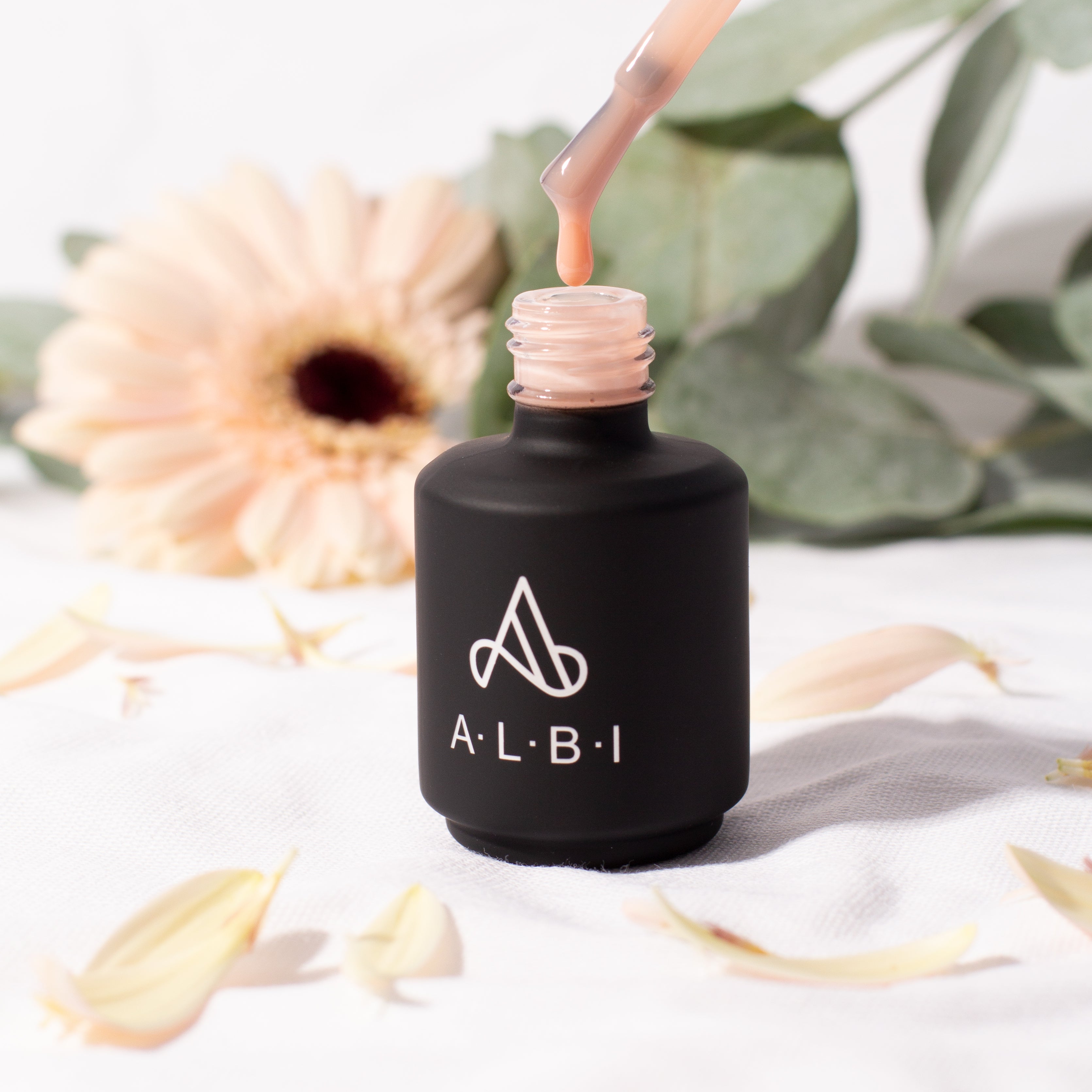 Polygel liquide Albi : l’allié gagnant de la prothésiste ongulaire - ONGLES PRO