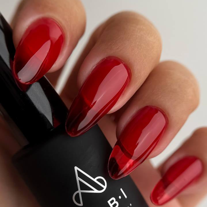 Vitrage 4 Albi rouge cerise translucide sur ongles amande, Ongles Pro