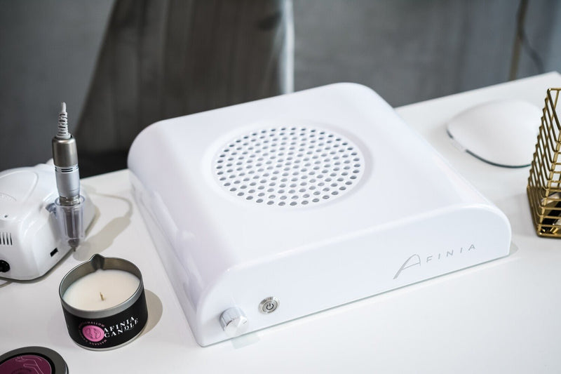 manucure sur aspirateur pour les ongles