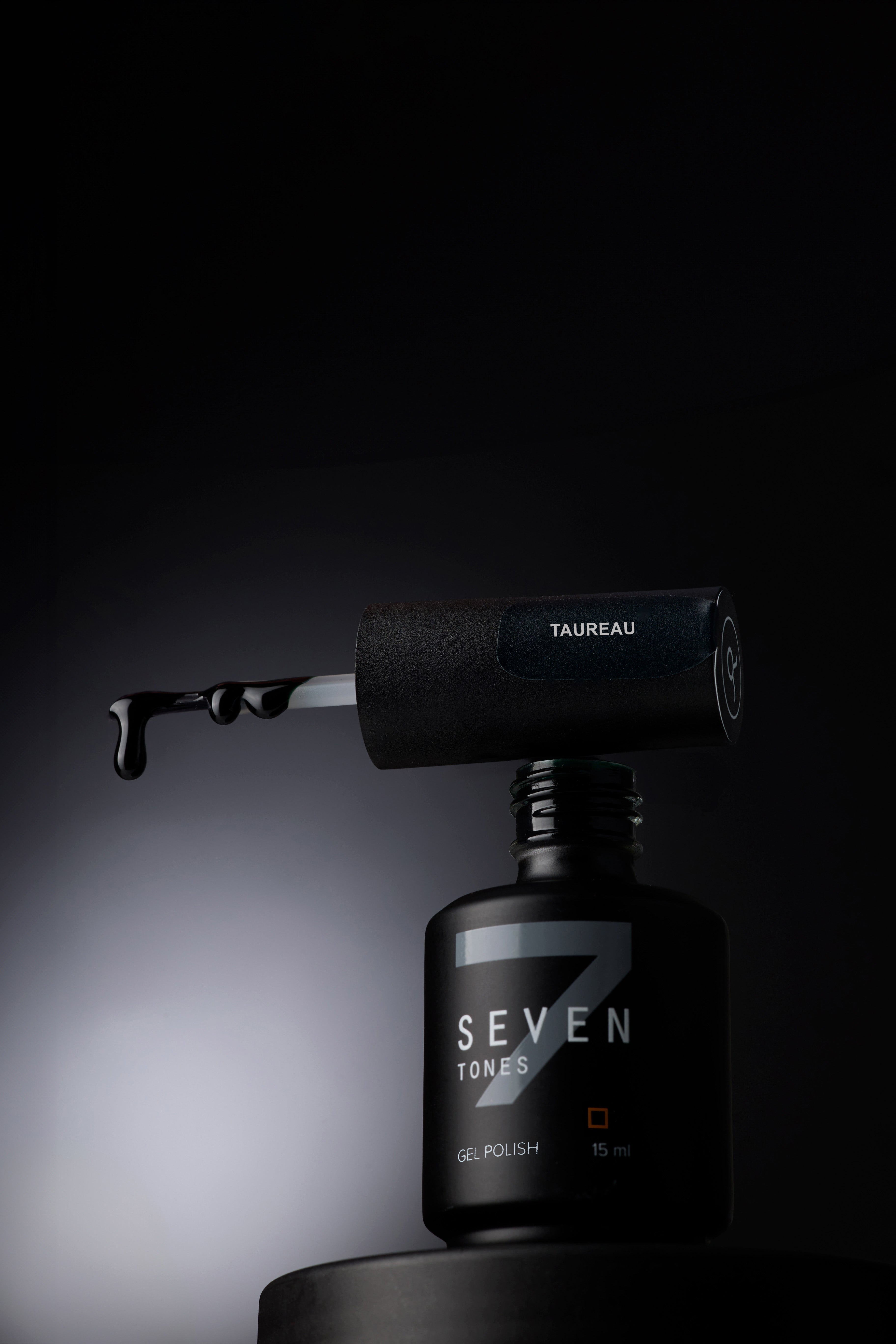 Vernis semi permanent Taureau Seven Tones ALBI