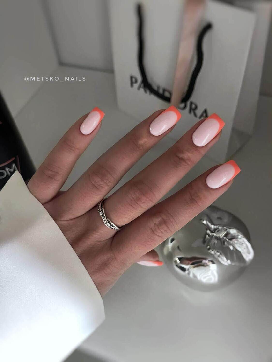 Vernis semi permanent Albi LC2 *